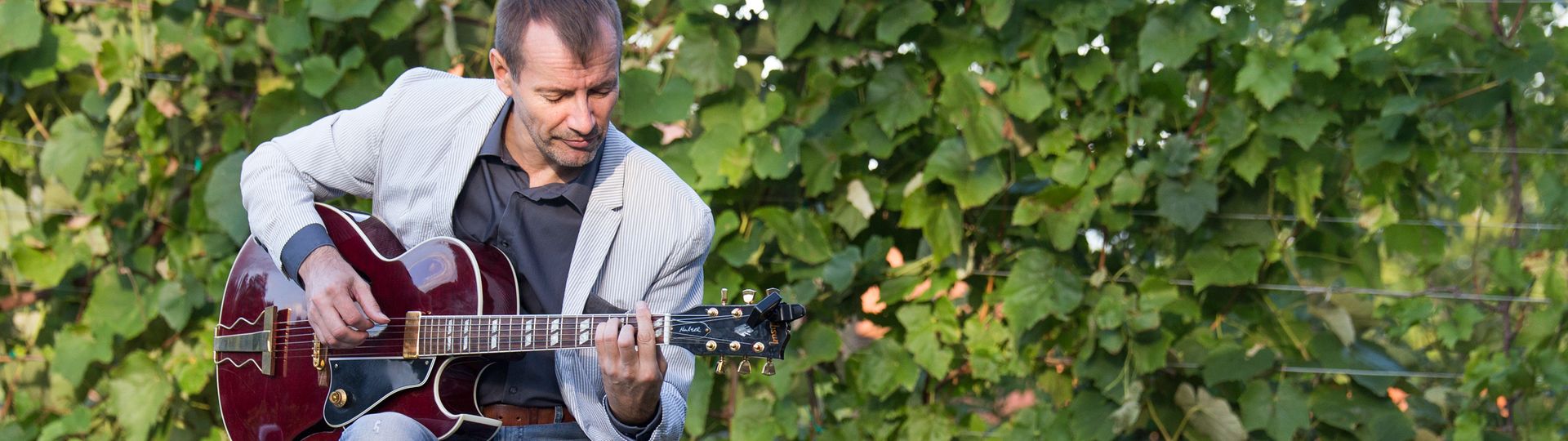 CHARLIE KAGER Livemusik Solokünstler Gitarrist Trauung Agape Dinner Hochzeit Gartenparty Geburtstagsfeier Vernissage Firmenfeier