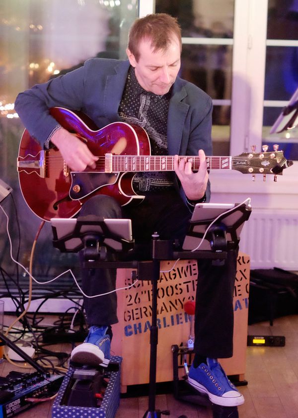 Hannersberg Solo Künstler Gitarrist Charlie Kager Live Musik Hochzeit Agape Trauung Standesamt Gartenparty Geburtstagsfeier Firmenfeier Wien Niederösterreich Burgenland Steiermark Graz